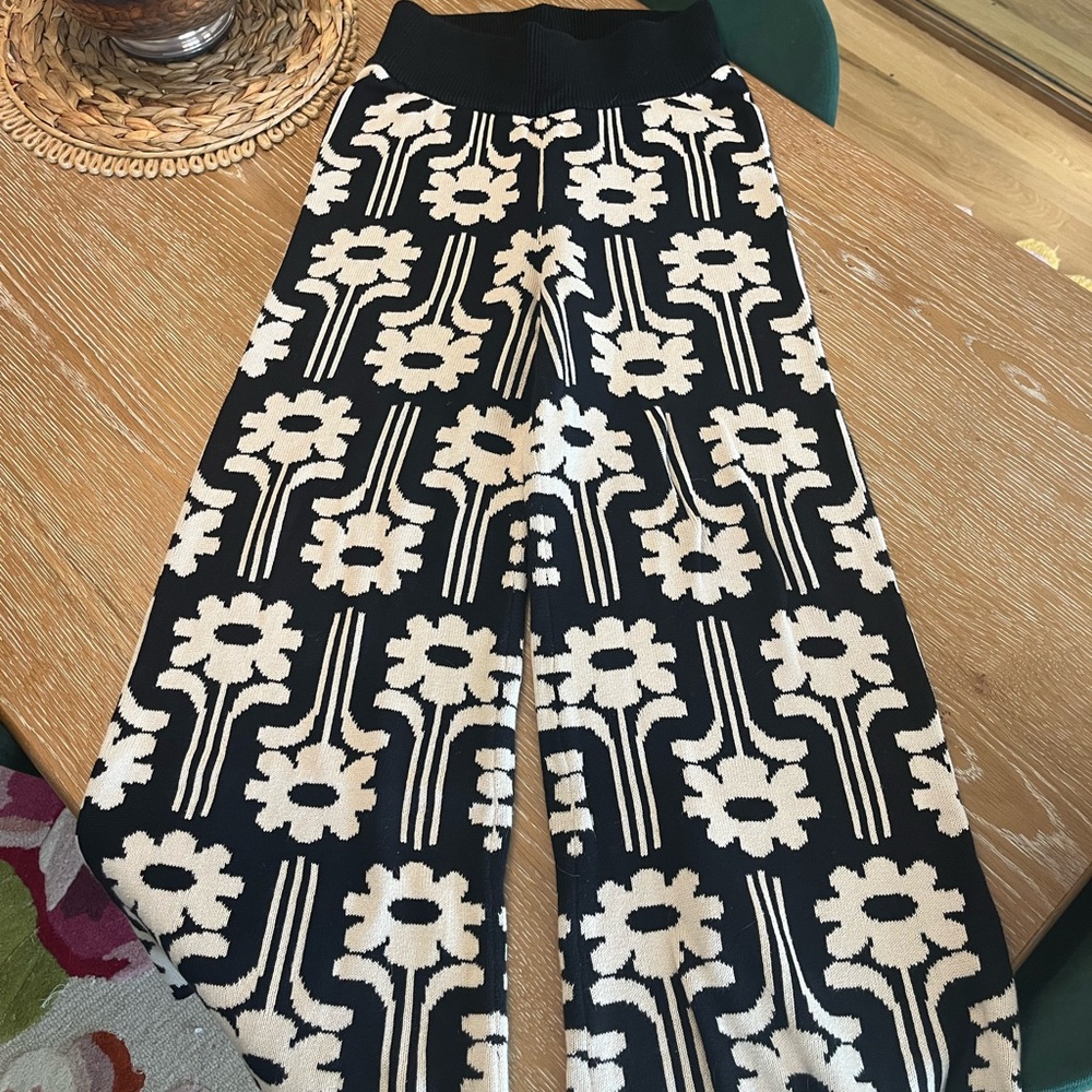 Anthropologie Black and White Floral Knit Women's Pants